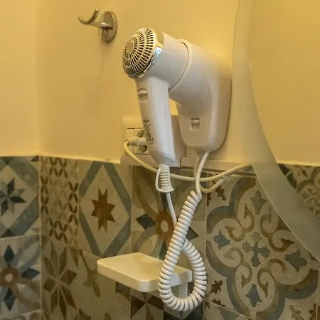 Two-roomed Flat In The Heart Of - Termini * 罗马