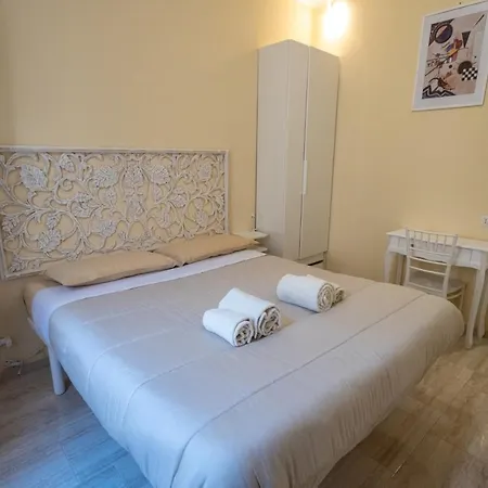 Two-roomed Flat In The Heart Of - Termini * 罗马